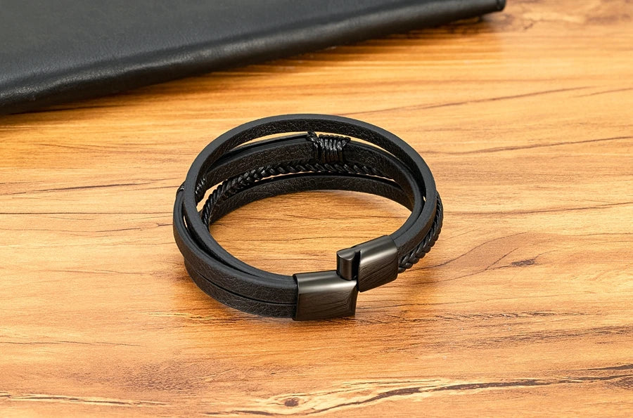 Xqni pulseira de couro trançado multicamadas, masculina, tendência legal, aço inoxidável, fivela casual, acessórios de joias, presente