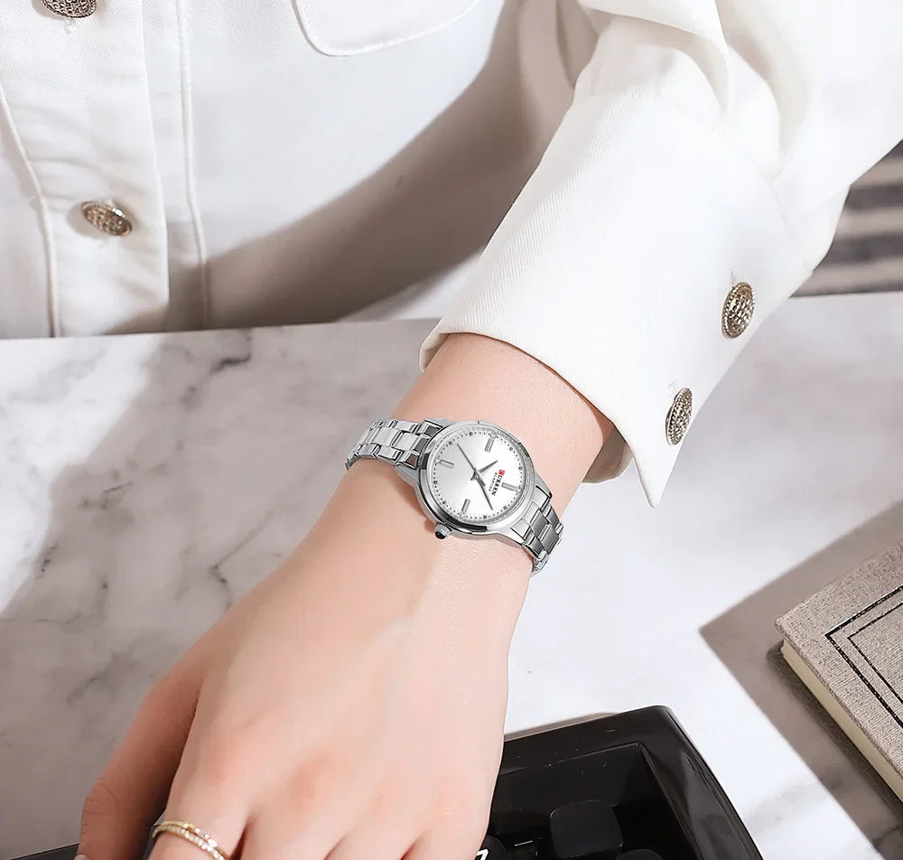 Curren relógios femininos moda original relógio de pulso de quartzo para senhoras mostrador romano deslumbrante diamante à prova dwaterproof água luminosa luxo novo